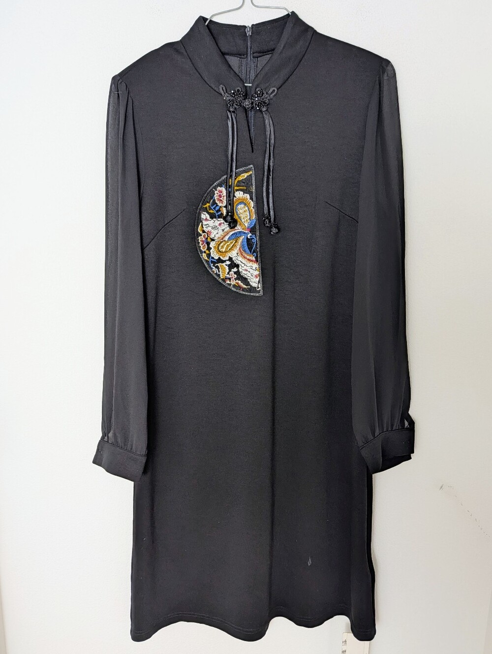 Womens Black Chiffon Shift Knee Dress china Embroidered Beaded Tie Neck Sz L nwt